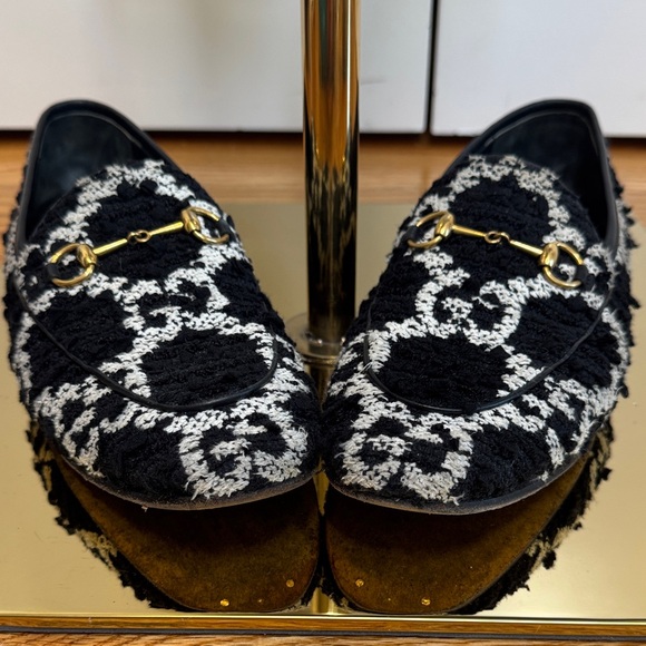 Gucci Jordaan Tweed Loafer with signature Gold Horsebit Accent. 👩‍🍳 💋 - Picture 7 of 10